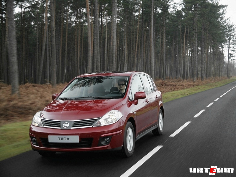 -2011:  Nissan Tiida   LEAF