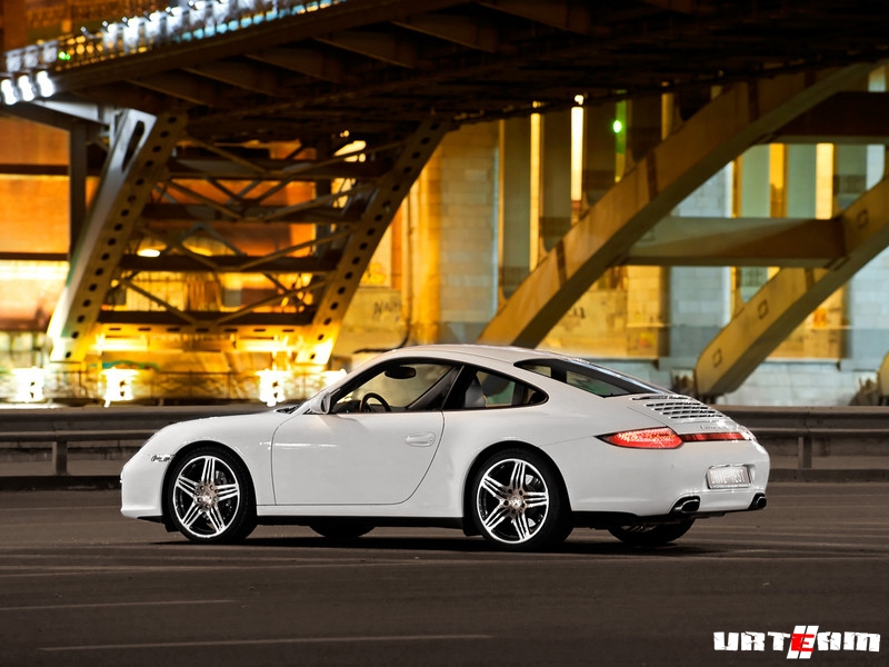 Porsche     911- 